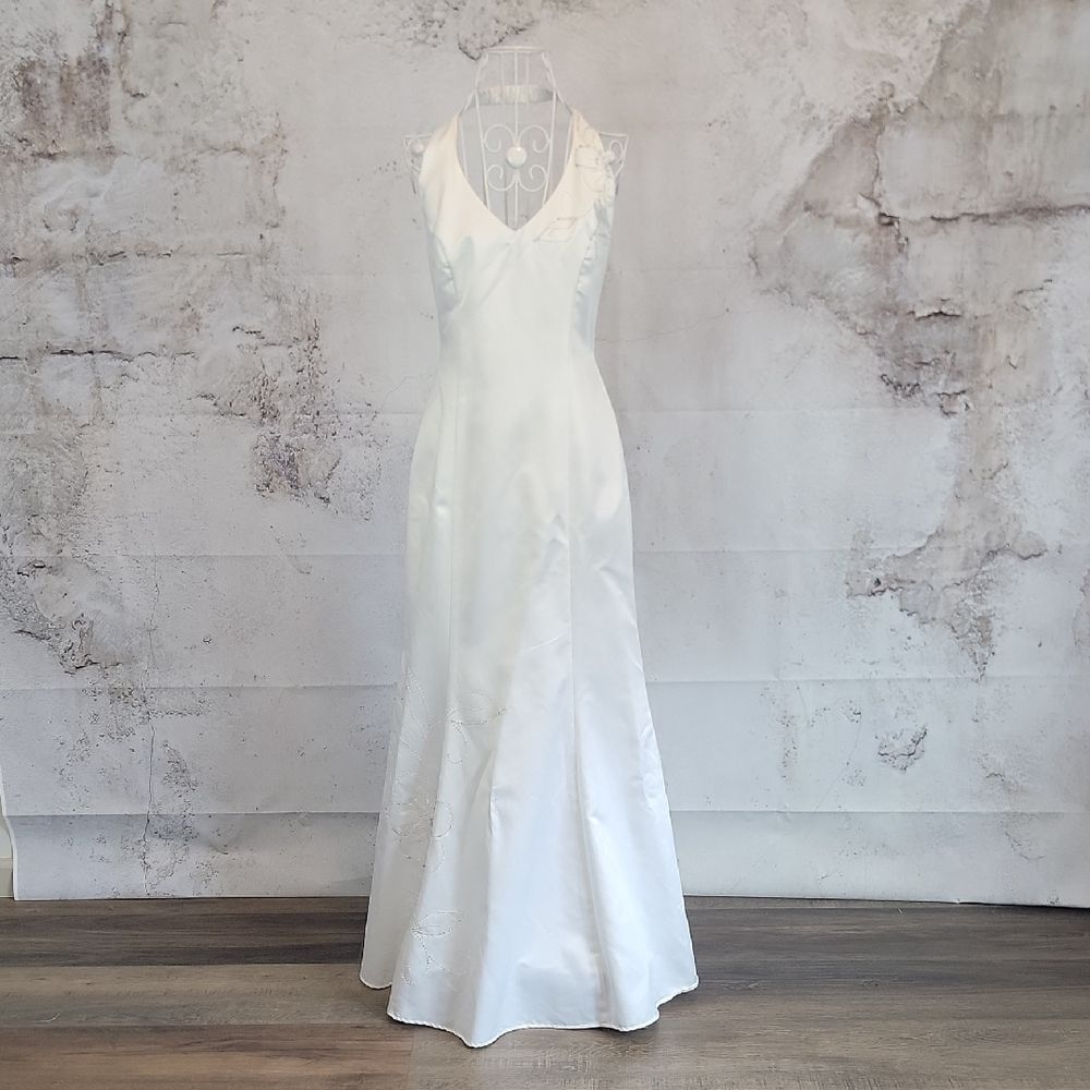 Masquerade White Satin Halter Wedding Gown Floral Crystal Womens Size 7/8